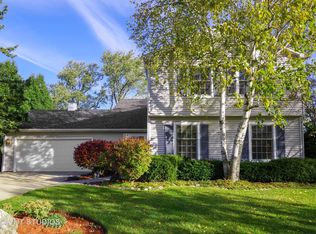 3722 Russett Ln, Northbrook, IL 60062