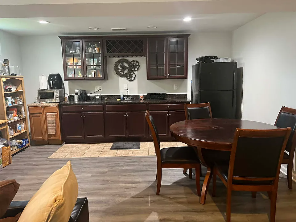 3421 Soaring Cir