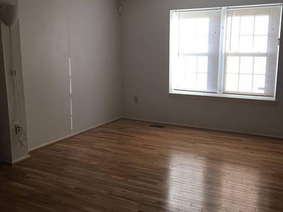 5th image of 7632 Green Willow Ct