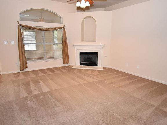 3rd image of 3725 Cheyenne St