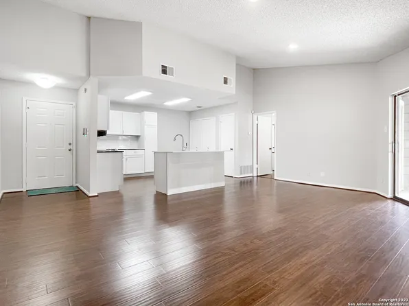11520 Huebner Rd 108, San Antonio, TX 78230