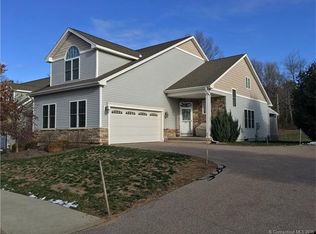 18 Adenas Walk, Glastonbury, CT 06033