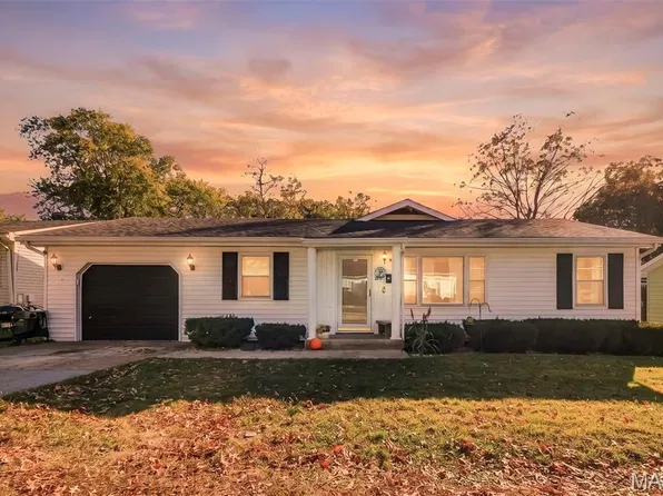 215 S 13th St, Bowling Green, MO 63334