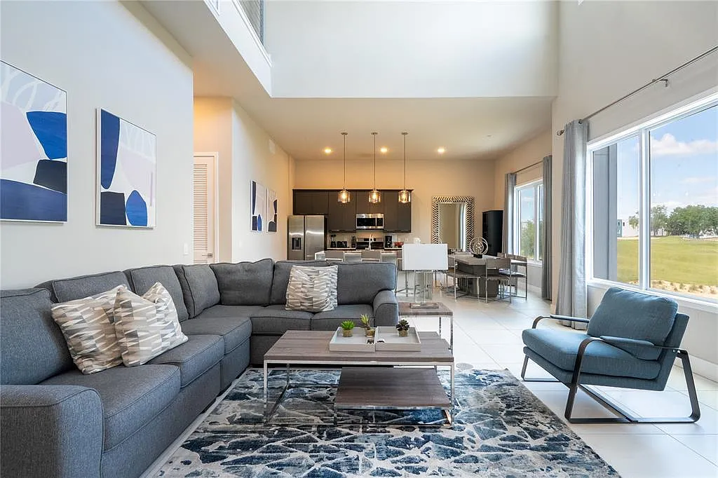 5 bed, 4.5 bath, 2630 sqft, $3,800 — Photo 4