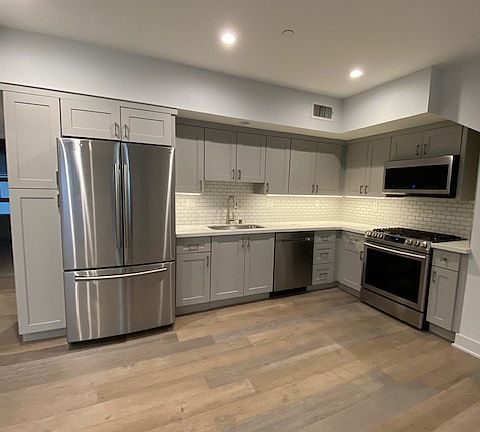 5th image of 137 S Wilson Ave #104