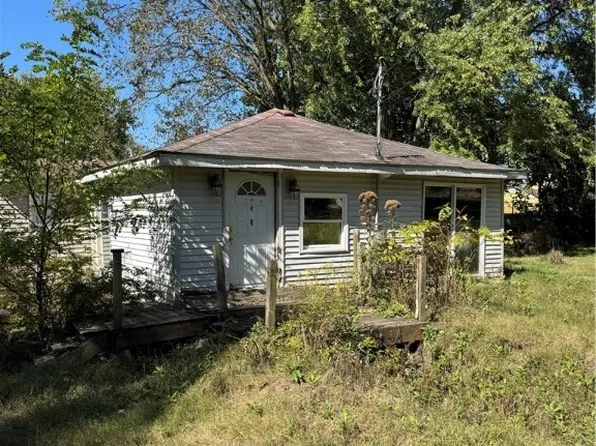 498 Ohio Ave, Barberton, OH 44203