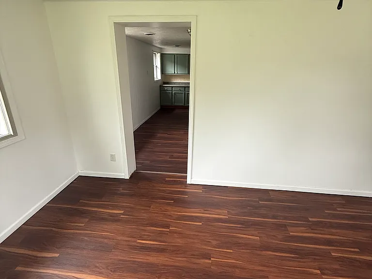 2107 N Lehman Rd — Photo 2