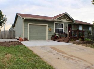 1002 W 6th St, Edgerton, KS 66021