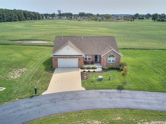 3rd image of 716 Bay Hill Ct