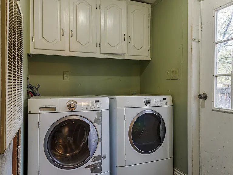202 Forgotten Ln — Photo 17