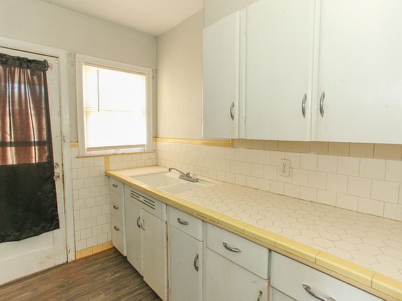 4th image of 848 Chestnut St #848