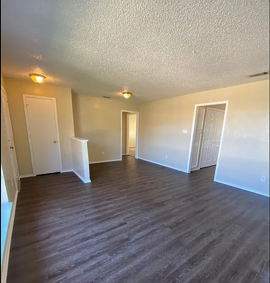 213 Vista Way — Photo 5