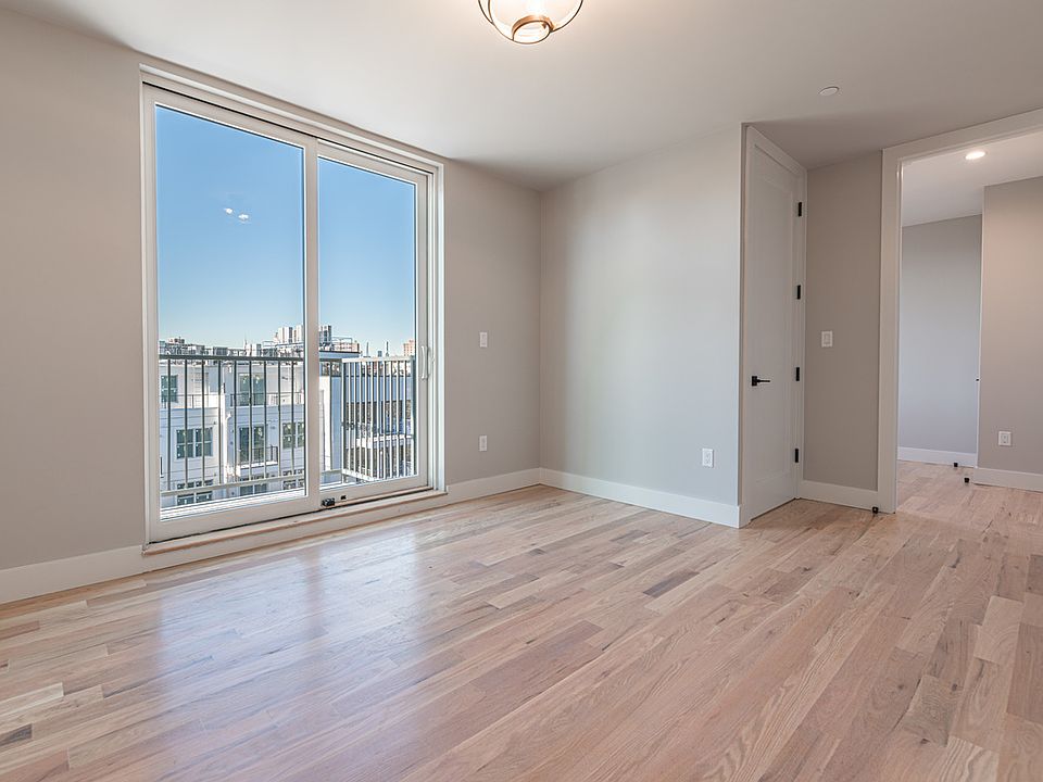 1st image of 13 Jefferson St #3F