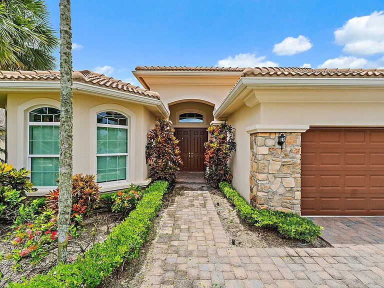 518 Carrara Ct — Photo 7