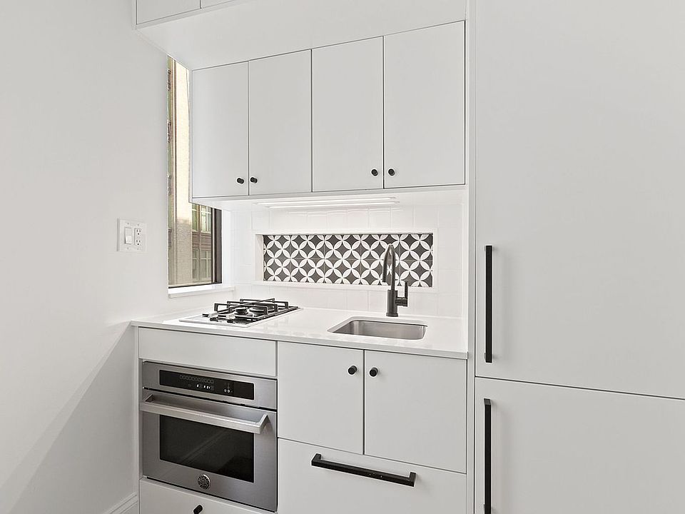 1st image of 220 W 24th St #2206O