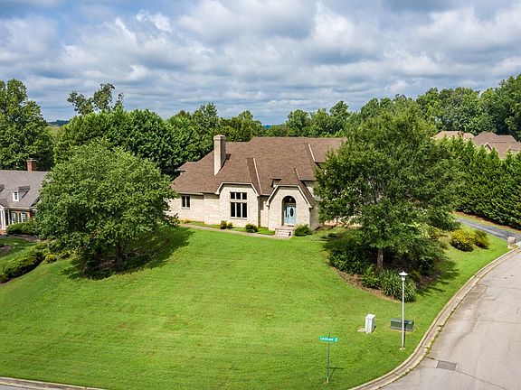 2nd image of 104 Larchmont Way