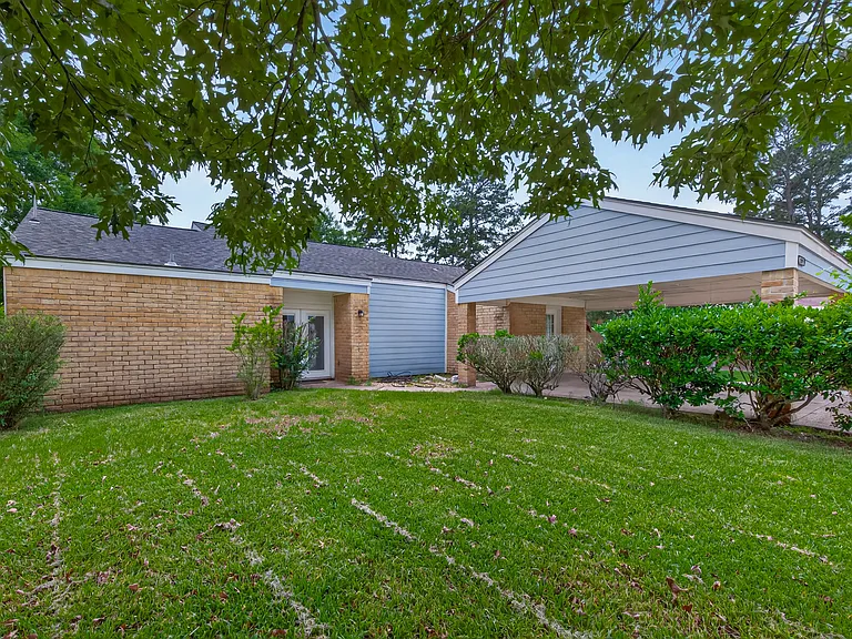12079 Maverick Dr — Photo 2
