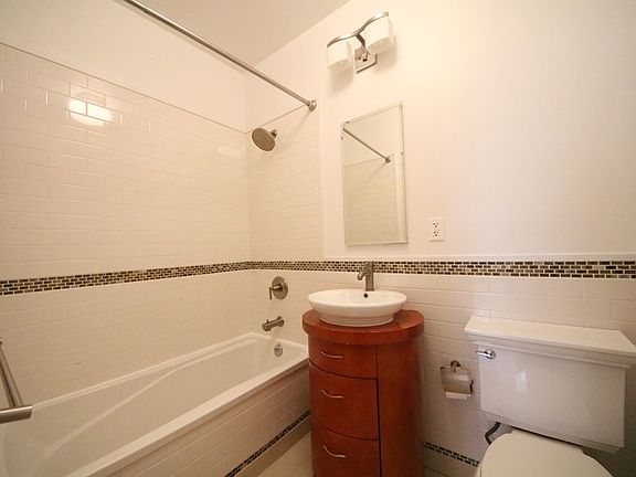 4th image of 415 W 22nd St APT 2B