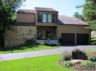 20605 Roundup Cir, Elkhorn, NE 68022