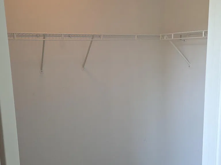 404 Pendleton Ln — Photo 14