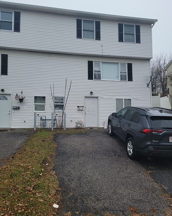 1st image of 124B Brooks St