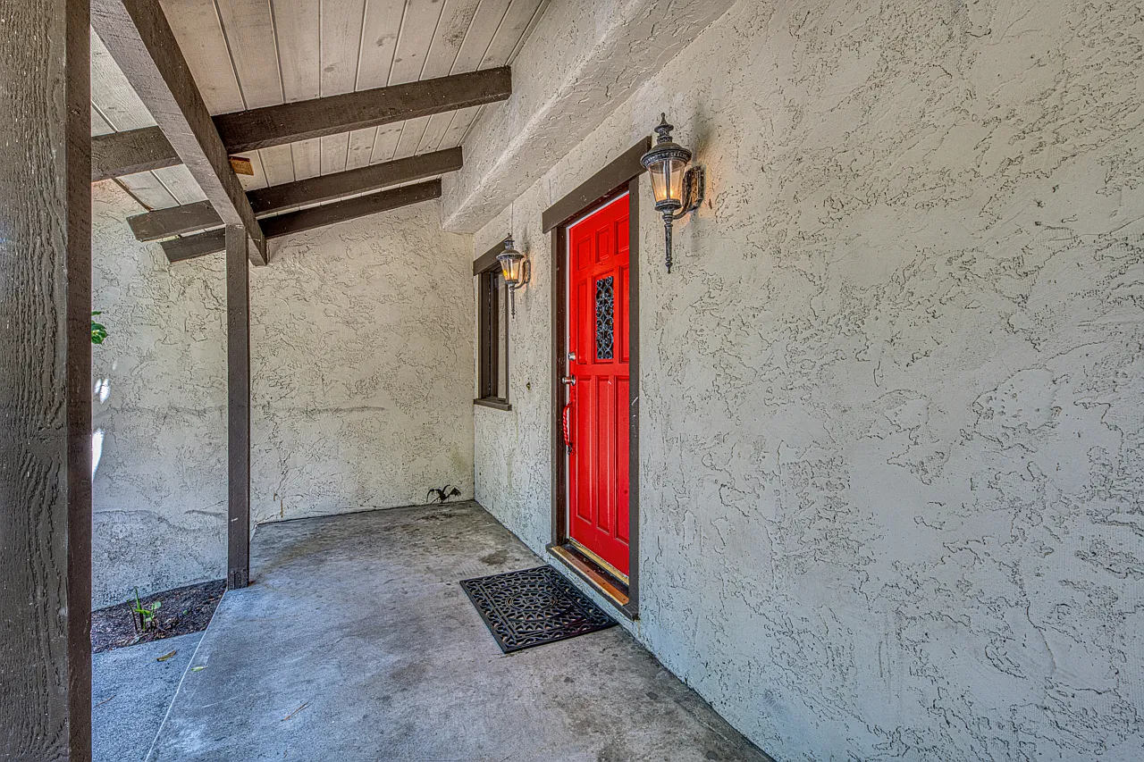 1095 Pacific Street - Property Level — Photo 2