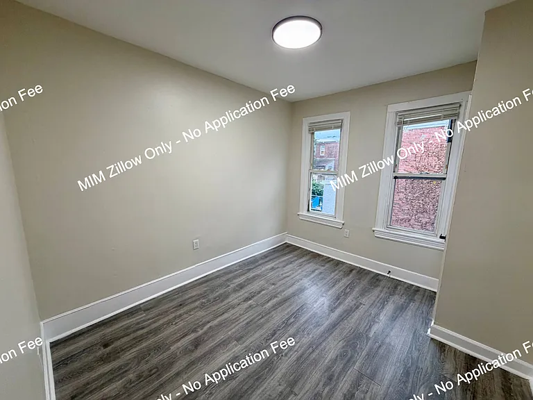 1154 Lansdowne Ave — Photo 5