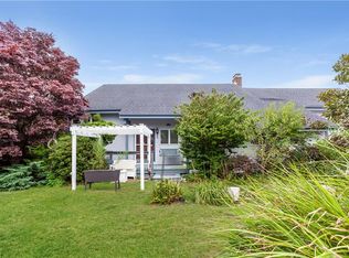 2066 Boston Neck Rd, Saunderstown, RI 02874