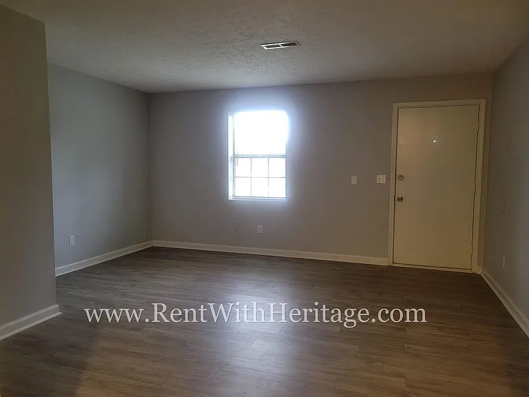 1049 Old Powder Springs Rd SW — Photo 7