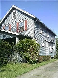 821 Kenilworth Ave NE photo 1