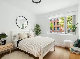 424 W 52nd St #1, New York, NY 10019