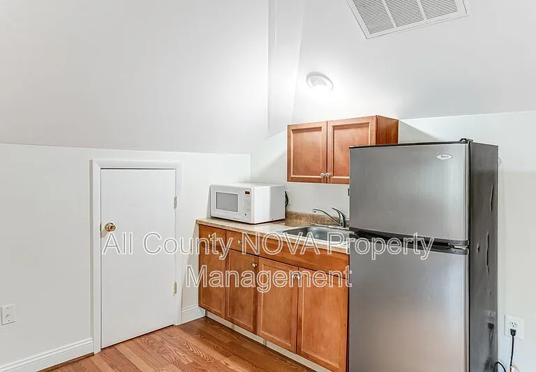 8753 Signal Hill Rd #3 — Photo 26