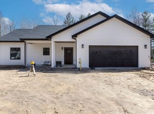 2400 Smith St, Sanford, MI 48657