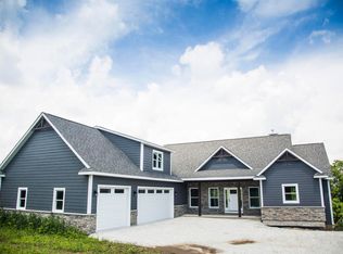 33414 Ridge Ln, Burlington, WI 53105