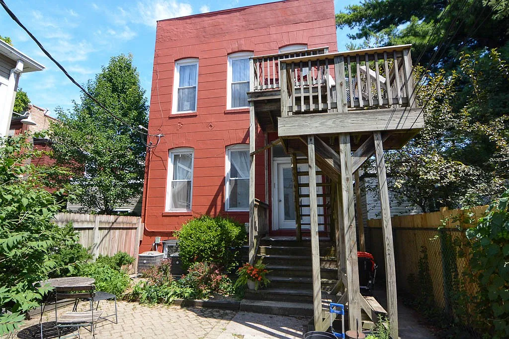 1129 N Winchester Ave — Photo 1