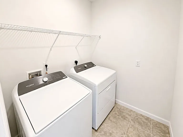 2404 White Tail St — Photo 7