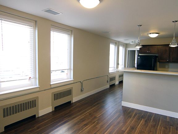 5th image of 623 S Wolcott St #106