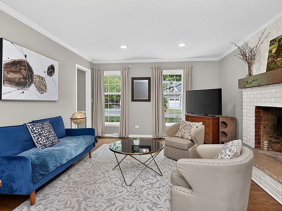 5th image of 305 Tanglewood Ln