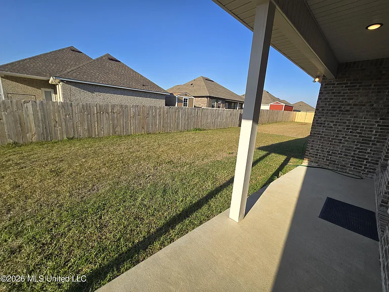 15395 Percy St — Photo 26