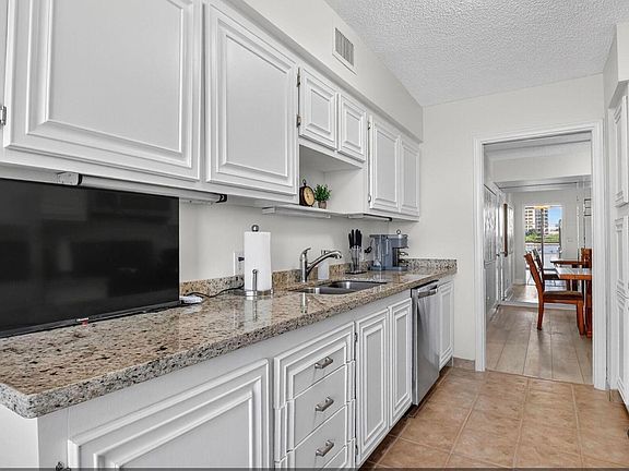 3rd image of 3400 N Ocean Dr APT 405