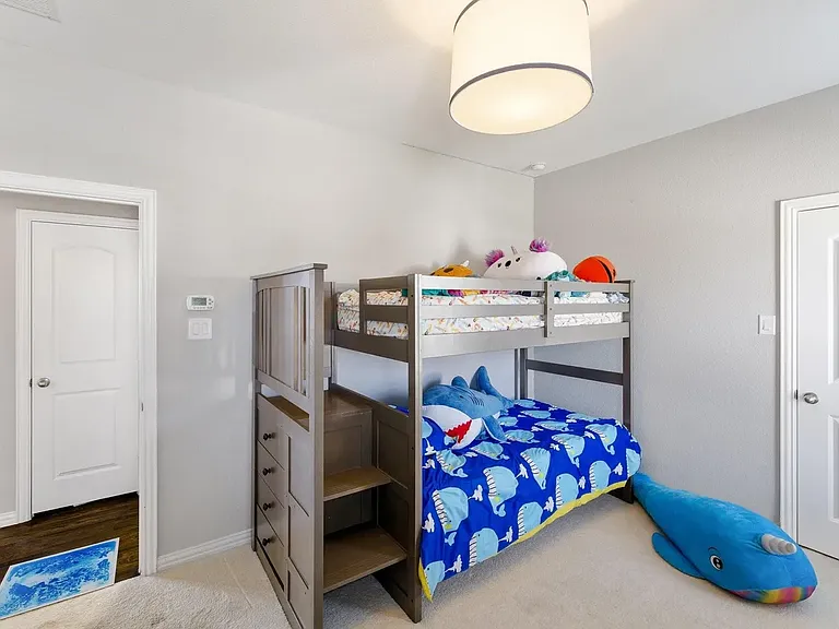 2nd floor - Kids Room 2 /w separate Full Bath