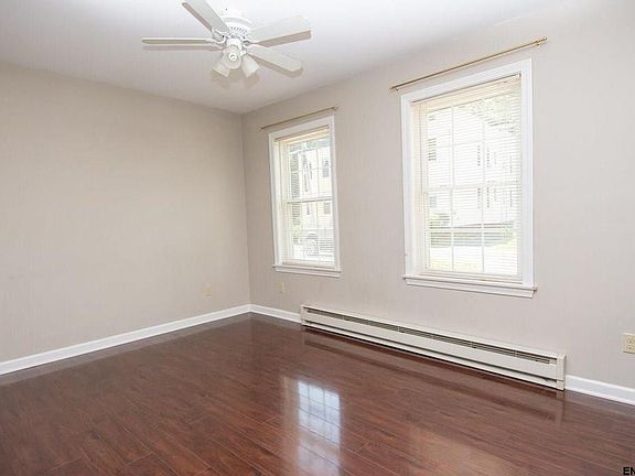 3rd image of 537 Hudson Ave