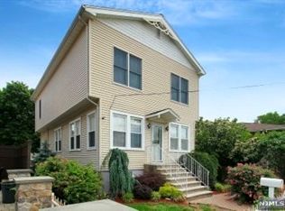 104 Central Ln, Secaucus, NJ 07094