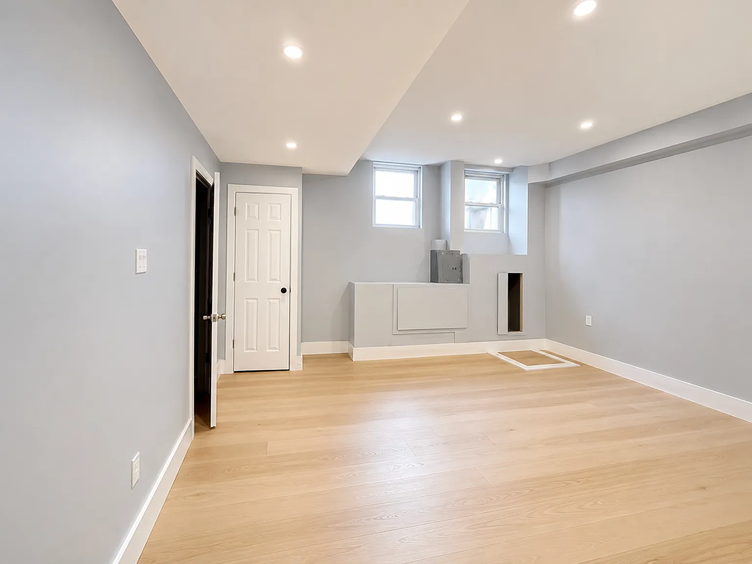 2883 East 196th Street — Photo 4
