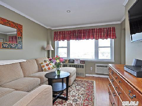5th image of 740 E Broadway APT 4K