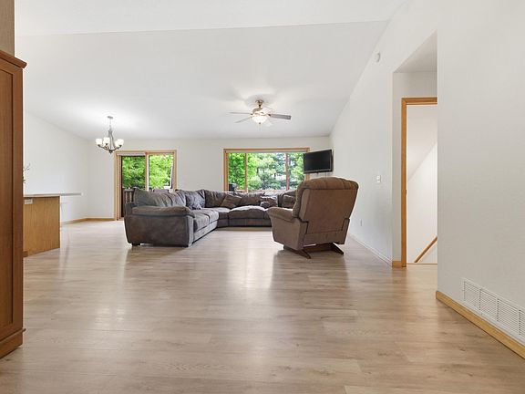 4th image of 4914 Cedar Scenic Rd