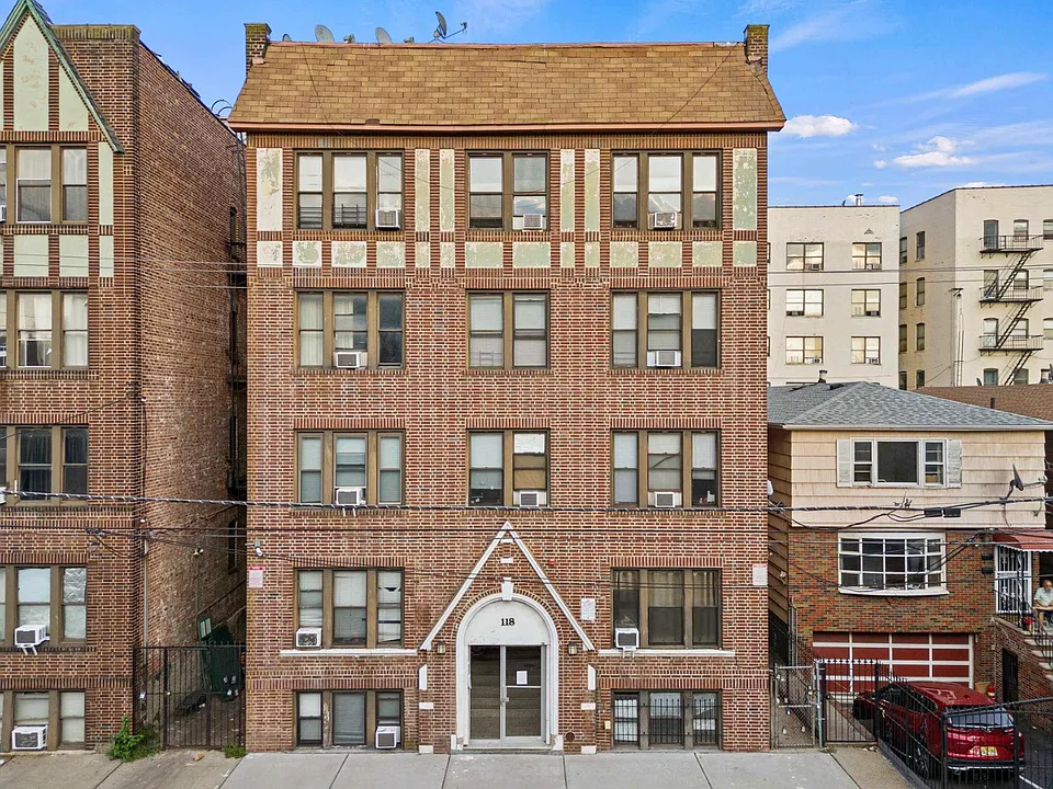 118 Corbin Ave #402