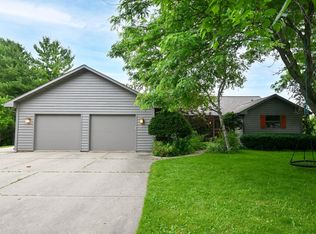 S20W27456 Fenway DRIVE N N, Waukesha, WI 53188
