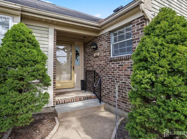 173 Concordia Cir, Monroe Township, NJ 08831