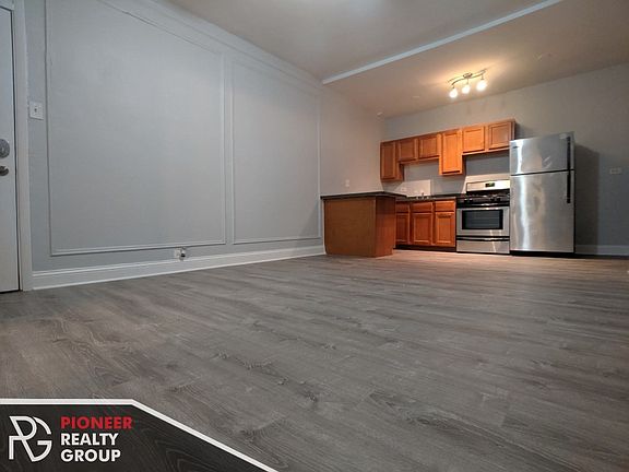 3rd image of 5860 N Kenmore Ave #5860507